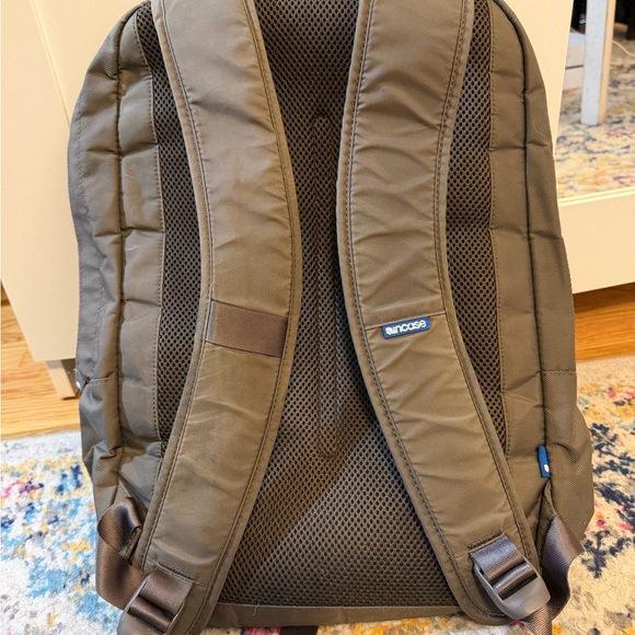 Incase Taupe Backpack - Picture 2 of 4